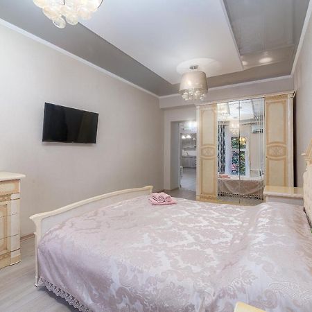 Apartments Deribasovskaya Οδησσός Εξωτερικό φωτογραφία